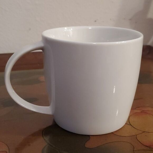 Rare 2010 Starbucks White Embossed Siren 14 oz. Coffee Cup - Picture 3 of 6